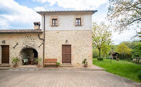 Spacious Farmhouse in Citta di Castello with Pool